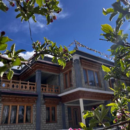 Ladakh Country Inn Leh Esterno foto