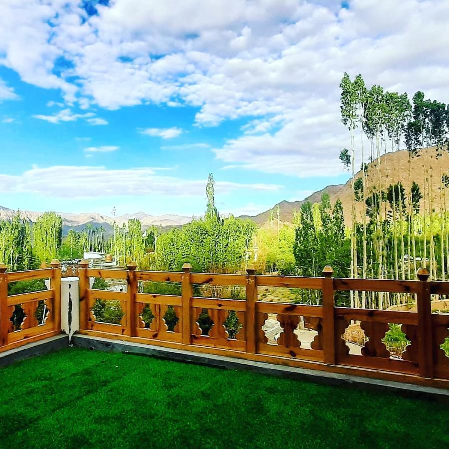 Ladakh Country Inn Leh Esterno foto